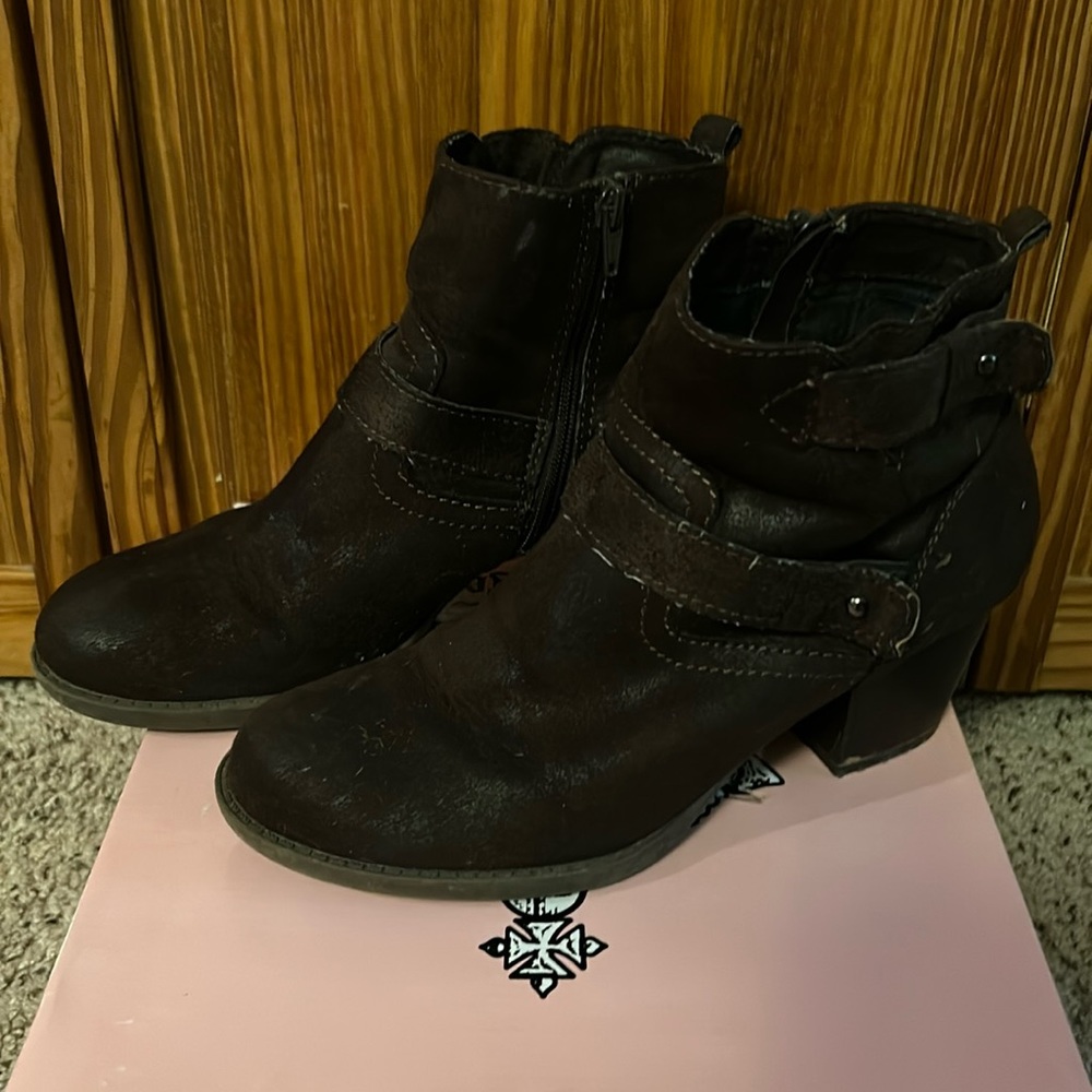 Crown vintage brown Cambridge boots size 8.5